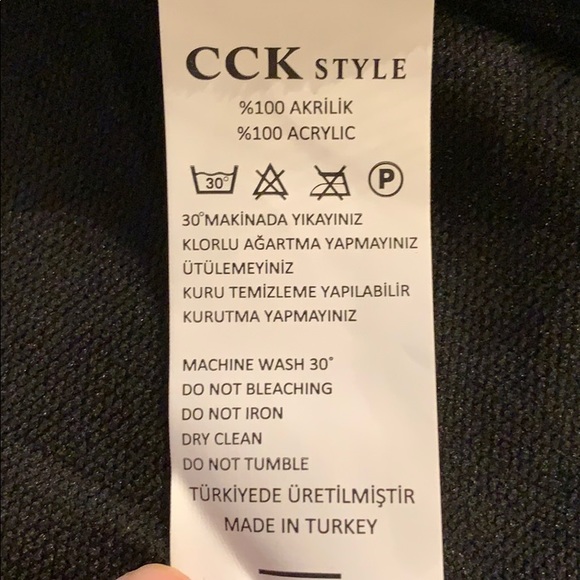 CCK Style Cropped Black Long Sleeve Tee - Picture 5 of 5